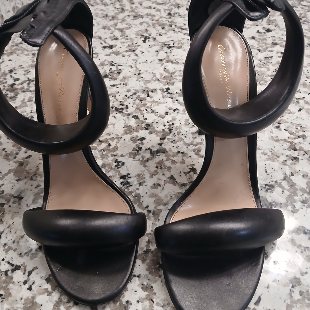 Gianvito Rossi Black Leather Heels